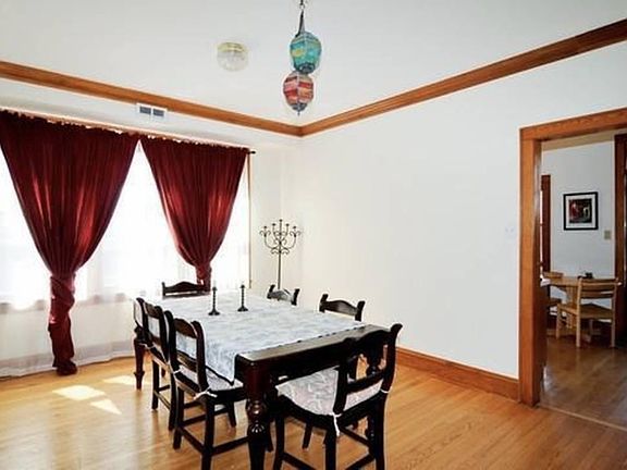 5th image of 3618 N Hermitage Ave APT 3