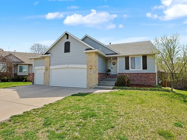 605 W Point Cir, Andover, KS 67002