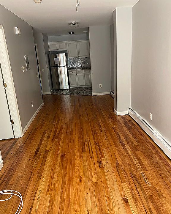 2nd image of 994 Halsey St
