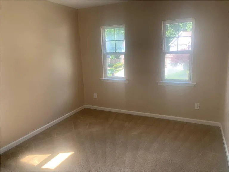 121 Creekwood Trl — Photo 11
