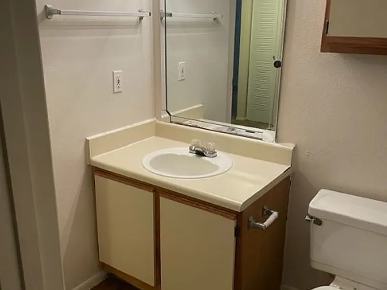 635 Buoy Ln #304 — Photo 2