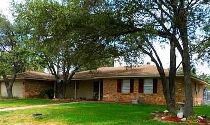 3rd image of 3509 Tanglewood Dr