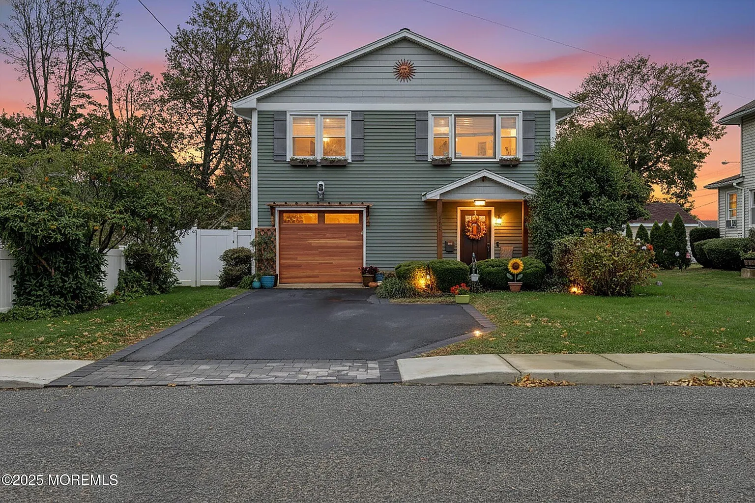 138 Rosewood Avenue photo 1