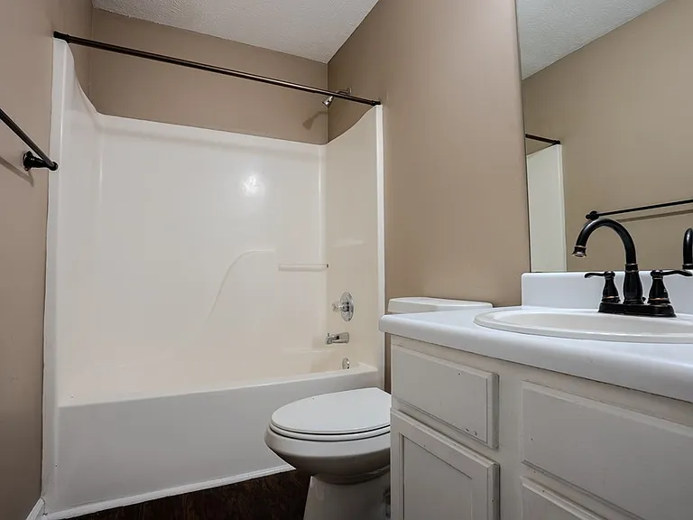 1433 Dustin Dr — Photo 16