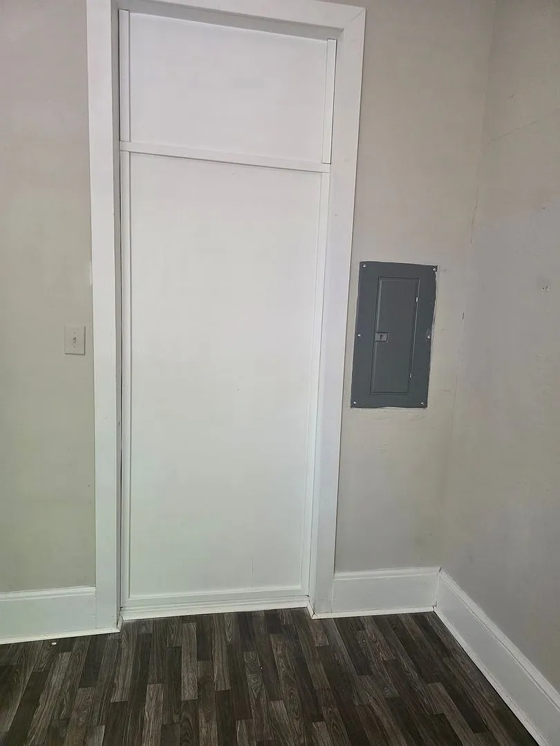 Building Photo - 406 Park Ave