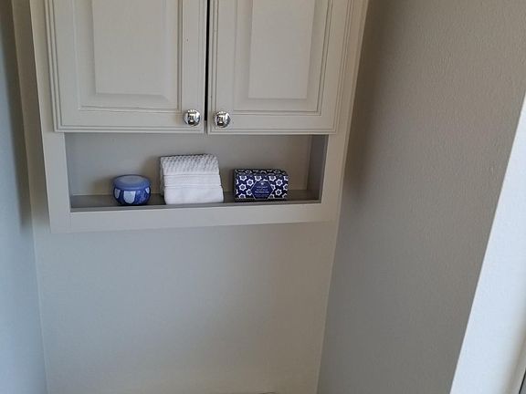 4th image of 877 E Cottonwood Rd APT 1