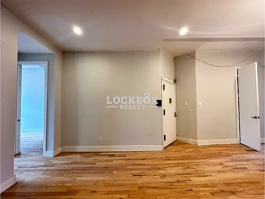 Rented by Lockbox Realty | media 6
