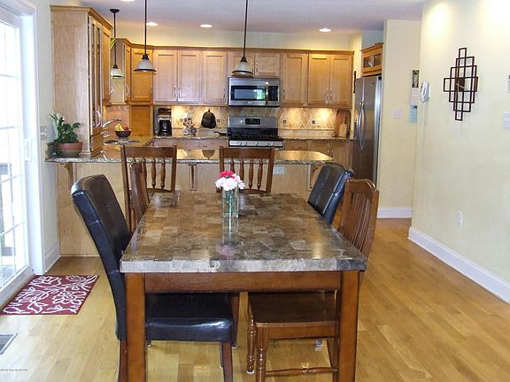 4th image of 32 Ramblewood Dr