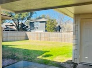 222 Country View Ln, Garland, TX 75043