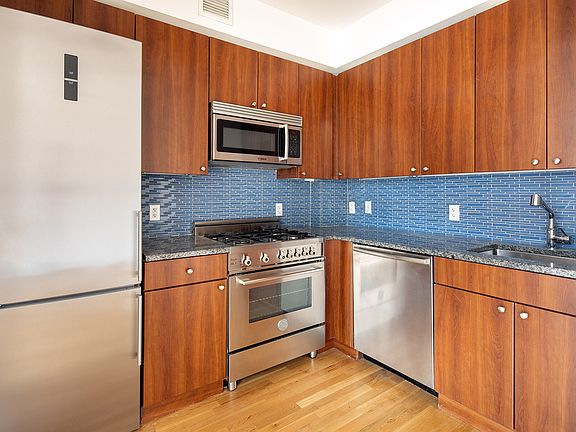 4th image of 2 Cooper Sq APT 6P