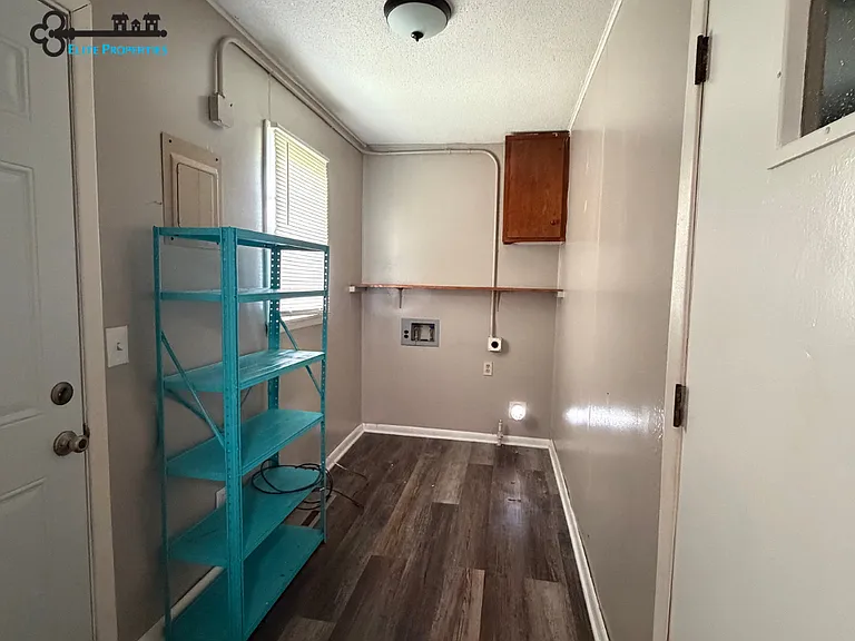 1006 Walnut Ter — Photo 7