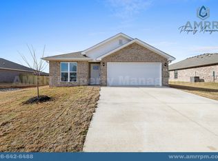 123 SW Vicki St, Gentry, AR 72734
