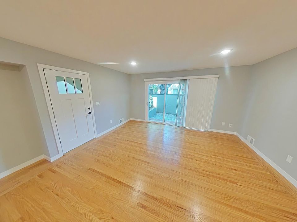 1st image of 230 Waverley St APT 3