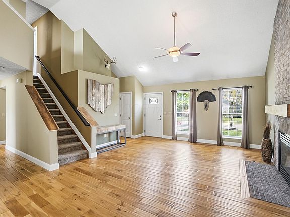 5th image of 487 Greenhill Dr