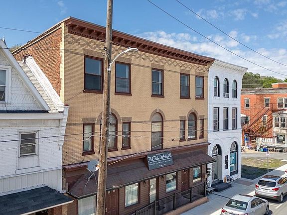 3rd image of 13-15 Valley St #17