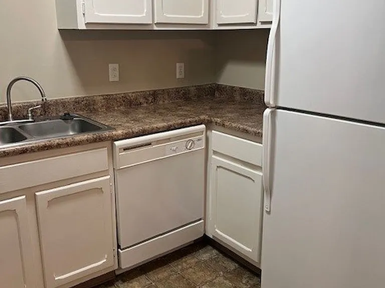 Citadel Apartments — Photo 42
