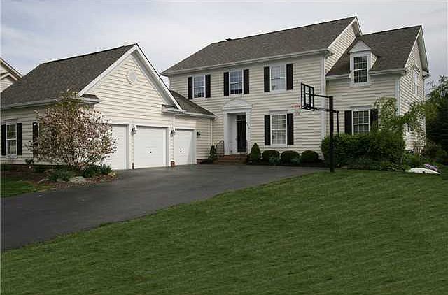 1st image of 6816 Bishops Wood Dr