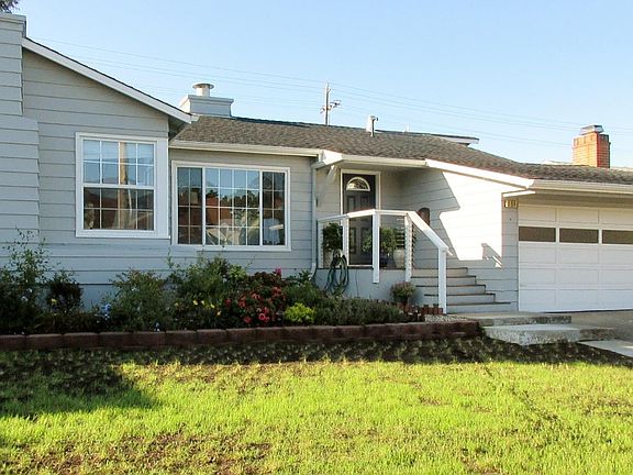 4th image of 104 Village Ln