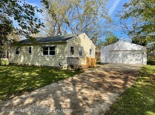 13529 Vine St, Bath, MI 48808