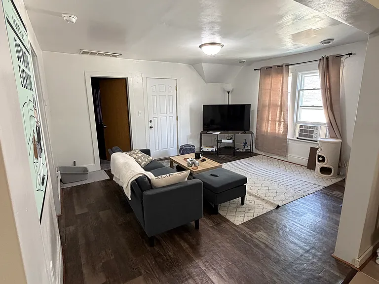 1091 Minnehaha Ave E #2 — Photo 4
