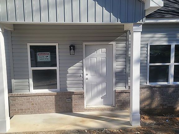 2nd image of 2084 Ridgeview Dr NW