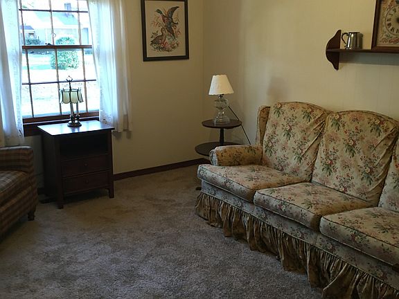 Den or fourth bedroom