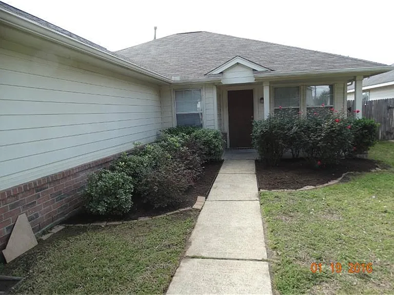 6327 Hayman Dr — Photo 3