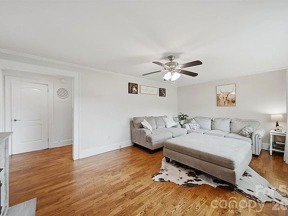 4th image of 3526 16th St NE