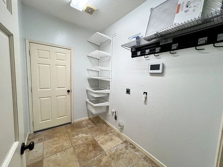 2215 Dorman Ct — Photo 37