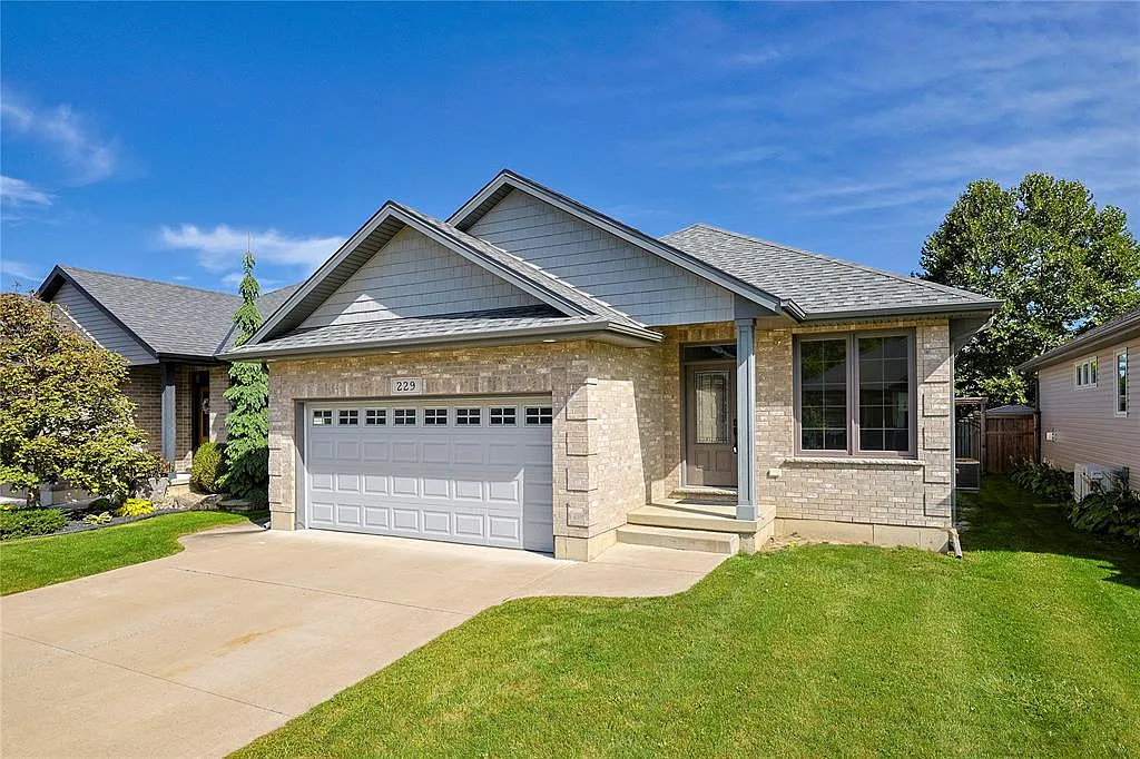 5 bed, $3,300 — Photo 2