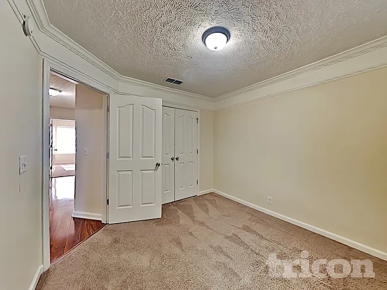 3013 Weybridge Dr — Photo 12