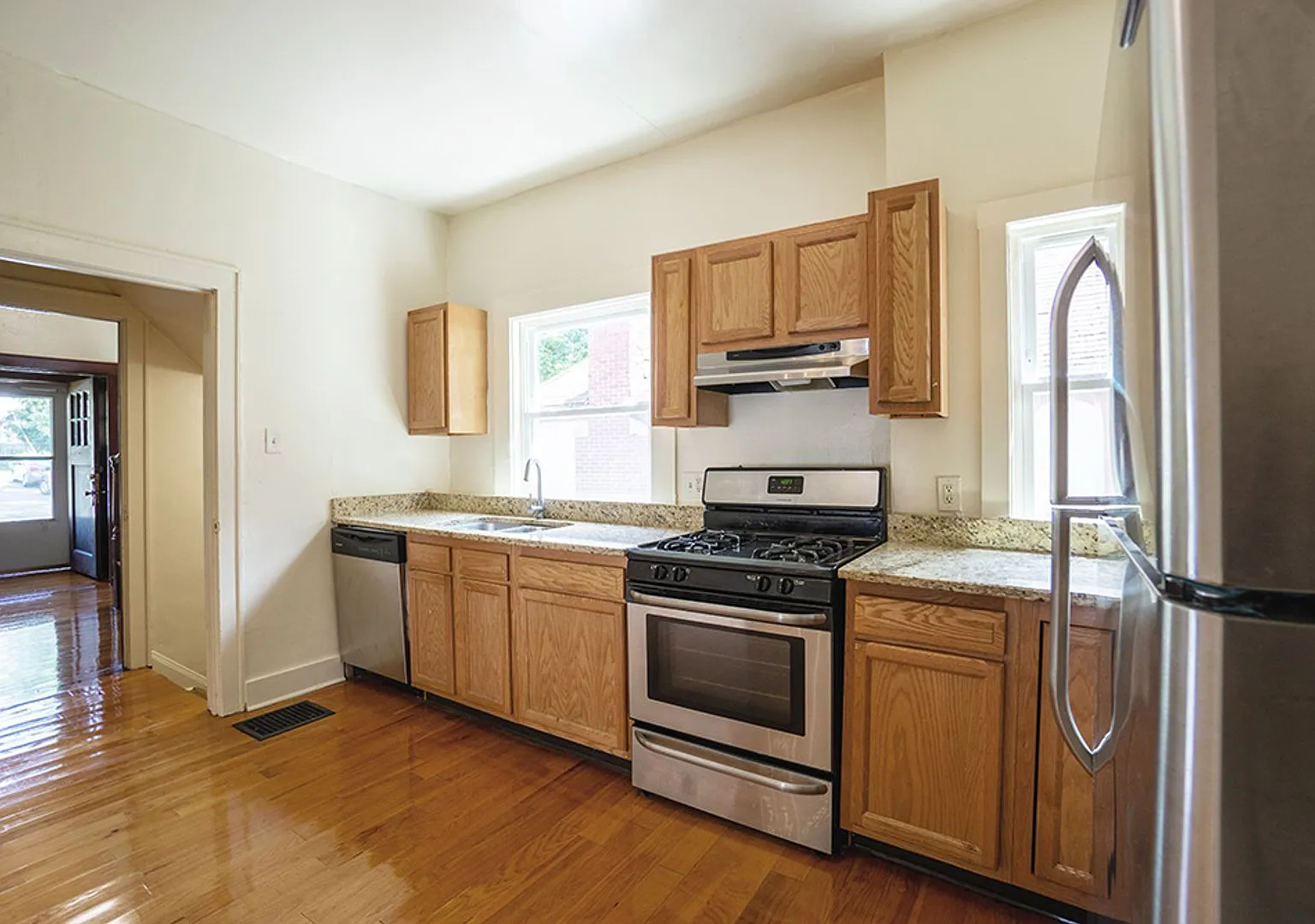 128 Claire - Avail. 8/1/27 - Charming Single Family Home In Residential Area — Photo 2