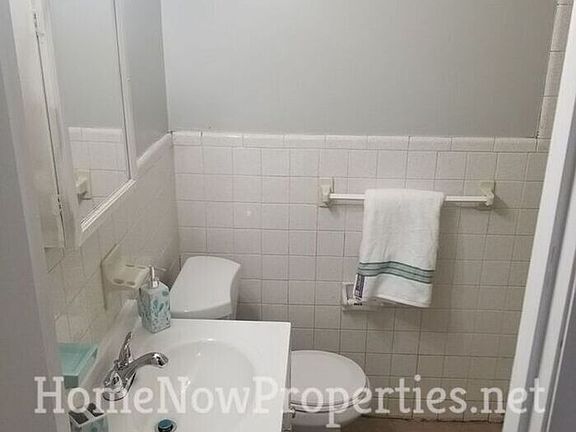 2nd image of 4956 Central Dr Unit B