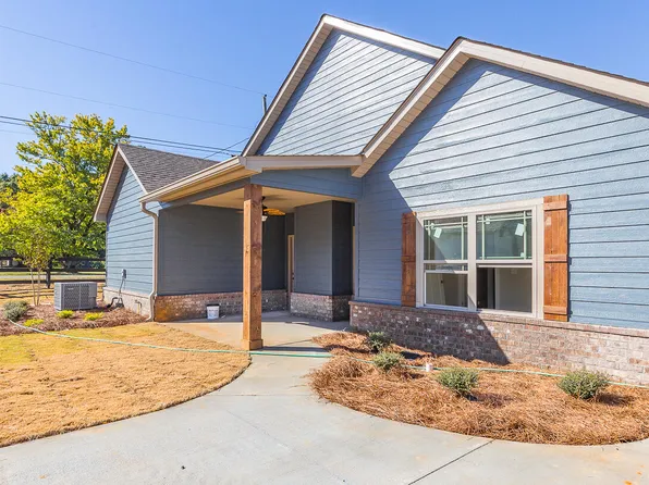 48 Maddox Ln, Chatsworth, GA 30705