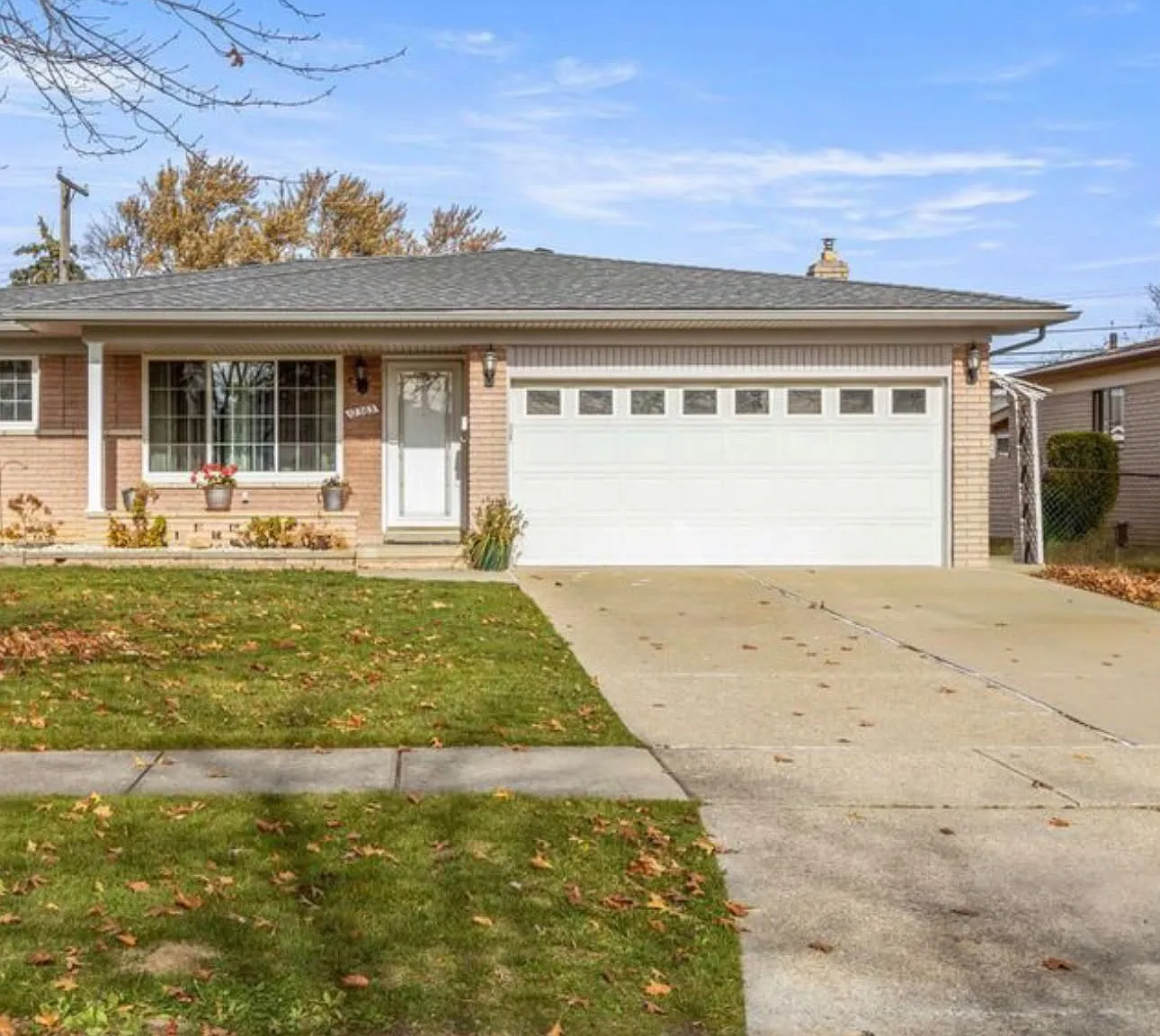 3 bed, 2600 sqft, $2,600 — Photo 1