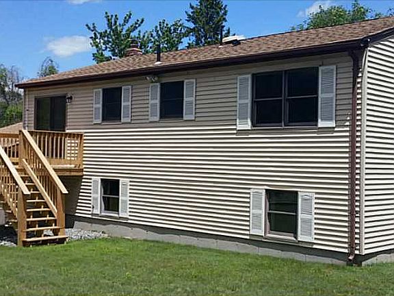 4th image of 31 Plante Ct