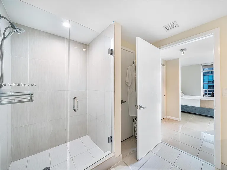 3250 NE 1st Ave #916 — Photo 22