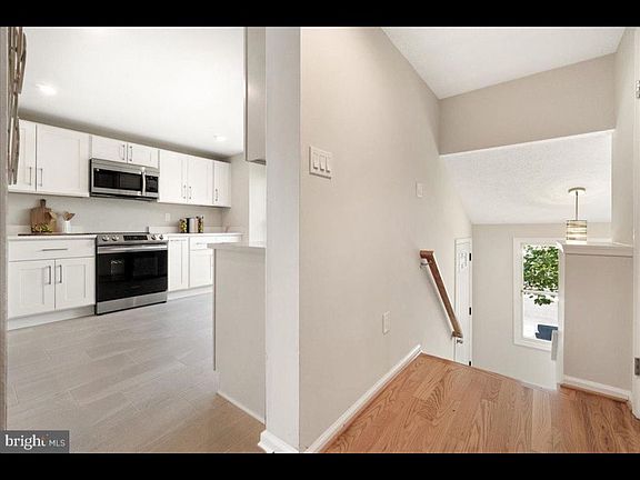 3rd image of 502 Ellrose Ct