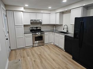 1293 Peacock Ln, Bradley, IL 60915