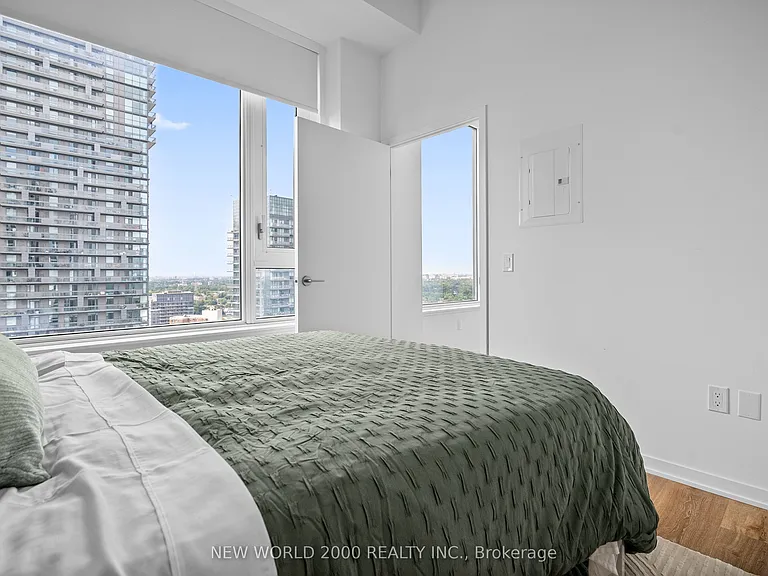 101 Roehampton Ave #2211 — Photo 14