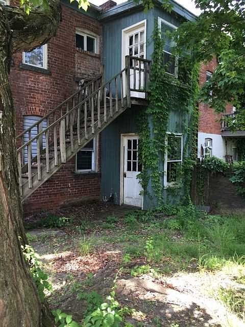 2nd image of 191 Mill St