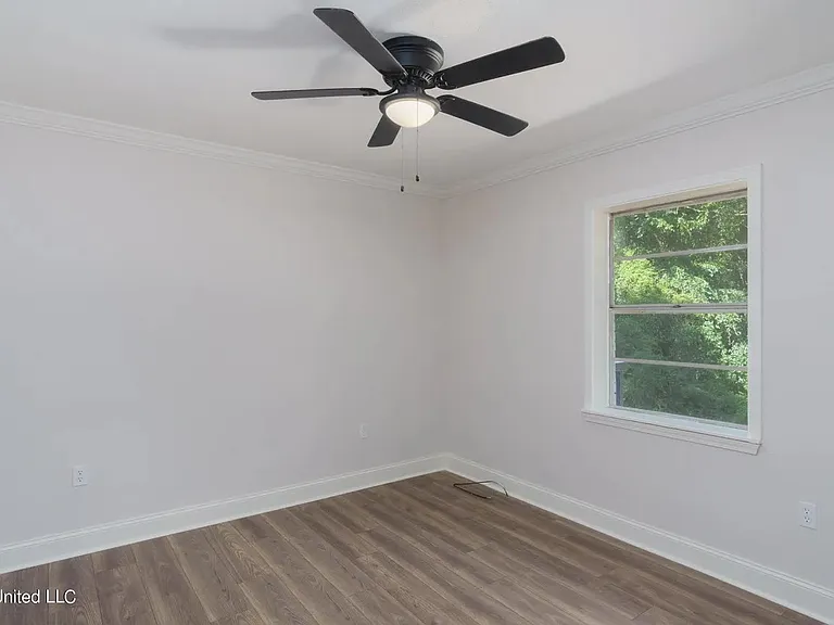 2432 Monroe Rd — Photo 9