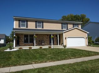 405 Lake Shore Cir, Bloomington, IL