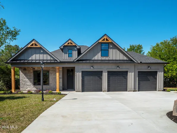 144 S Middleton Drive NW, Calabash, NC 28467