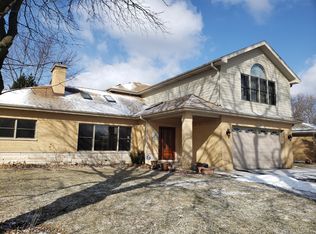 802 S See Gwun Ave, Mount Prospect, IL 60056