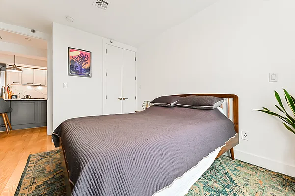 Rented by Brownstone Property Group | media 10