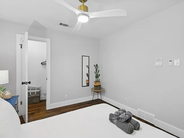6333 Tosca Dr — Photo 26