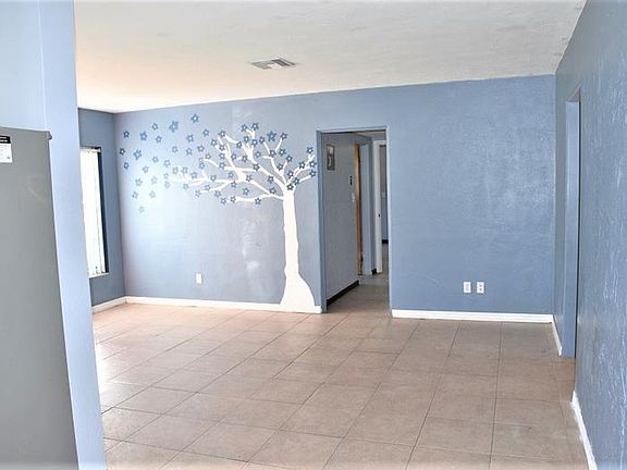 3rd image of 22 Redwood Dr