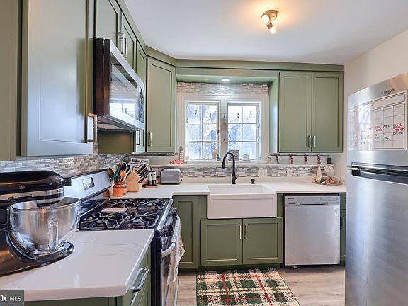 5th image of 1439 Glen Moore Cir
