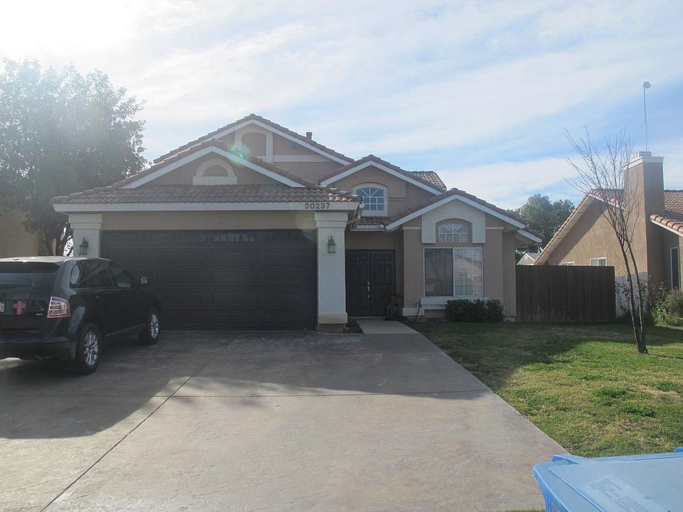 Beautiful Orangecrest Neighborhood